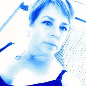 Meet your Posher, Leslie